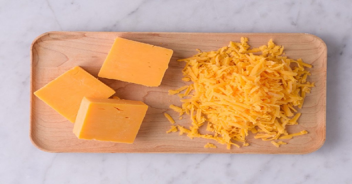 پنیر چدار به صورت خام، ساندویچ پنیر، در خوراک و سوفله مصرف می‌شود. از چدار در تهیه انواع ساندویچ‌های سرد و گرم، سوپ و سالاد می‌توان به کار می‌رود.